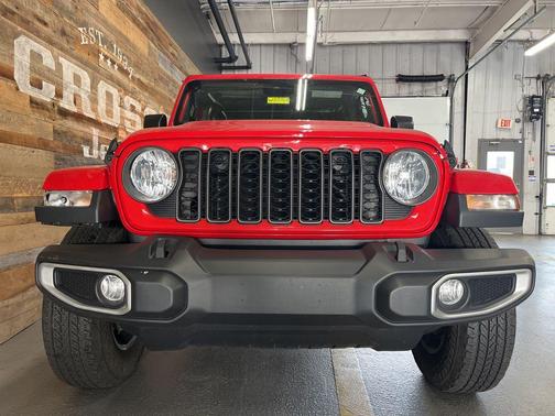 Firecracker Red Clearcoat 2024 Jeep Gladiator Sport S