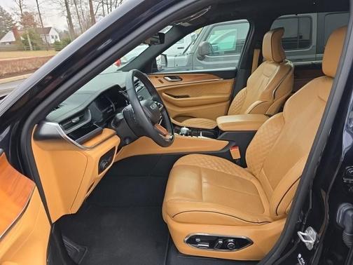 2023 Jeep Grand Cherokee L Summit Reserve