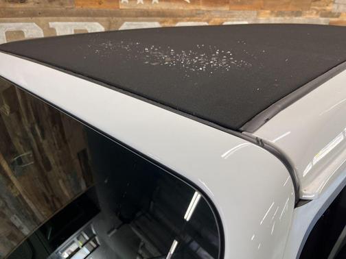 Bright White Clearcoat 2026 Jeep Wrangler Rubicon