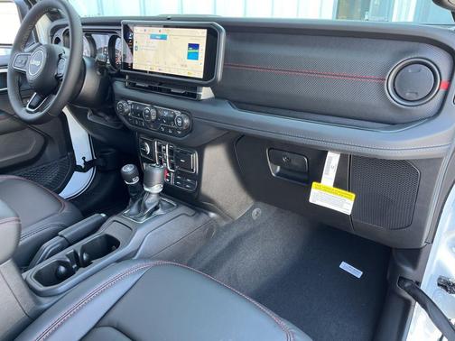 Bright White Clearcoat 2026 Jeep Wrangler Rubicon