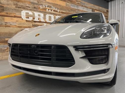 2020 Porsche Macan Turbo