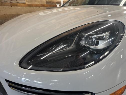 2020 Porsche Macan Turbo