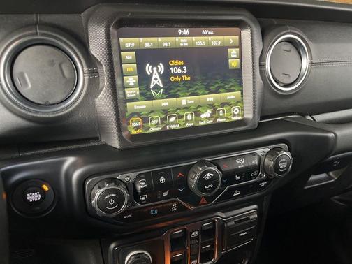 Sting-Gray Clearcoat 2022 Jeep Wrangler Unlimited 4xe Sahara