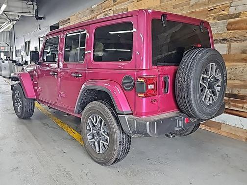 2024 Jeep Wrangler 4-Door Sahara 4x4