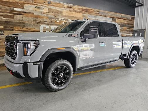 2025 GMC Sierra 2500 AT4