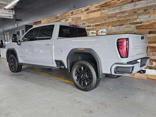 2025 GMC Sierra 2500 AT4