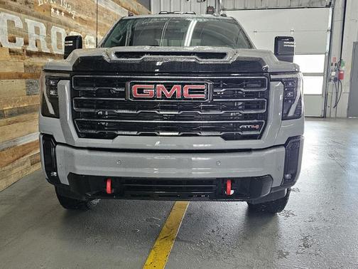 2025 GMC Sierra 2500 AT4