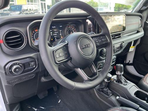 Bright White Clearcoat 2026 Jeep Wrangler Rubicon