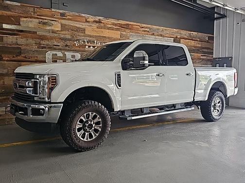 Oxford White 2019 Ford F-250 XLT