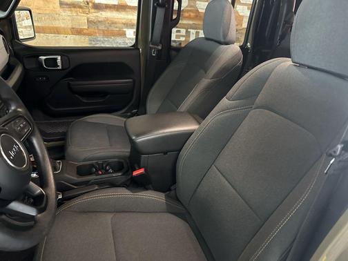 41 2025 Jeep Gladiator Nighthawk