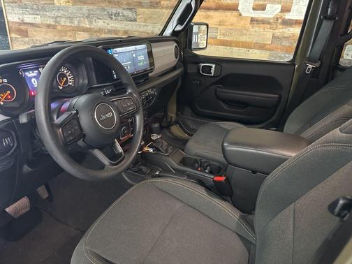 41 2025 Jeep Gladiator Nighthawk