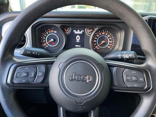 41 2025 Jeep Gladiator Nighthawk