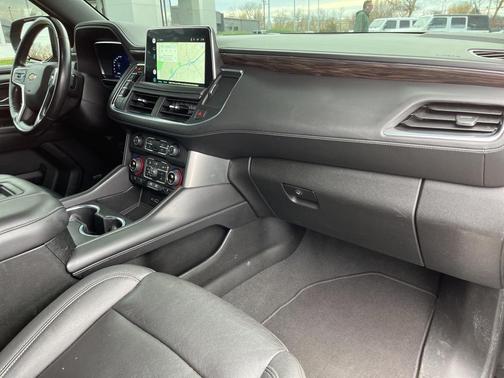 2022 Chevrolet Suburban LT