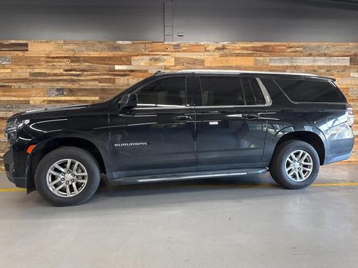 2022 Chevrolet Suburban LT