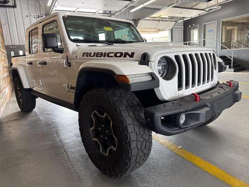 Bright White Clearcoat 2021 Jeep Gladiator Rubicon
