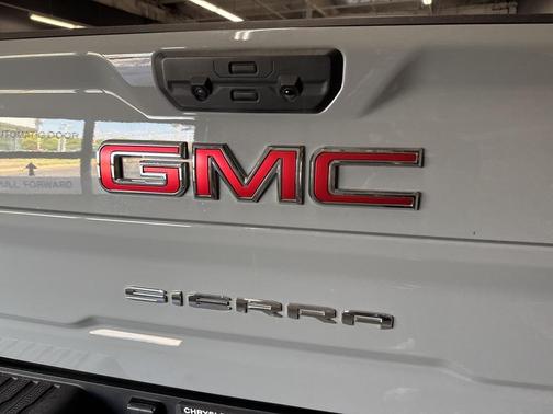 2025 GMC Sierra 2500 AT4