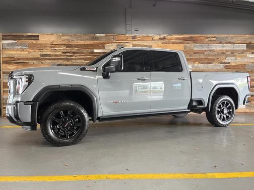 2025 GMC Sierra 2500 AT4