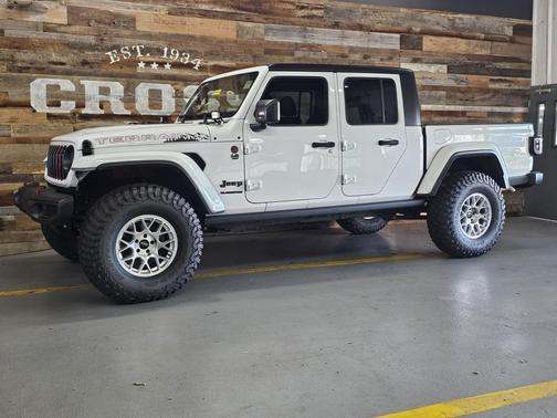 2023 Jeep Gladiator Sport S