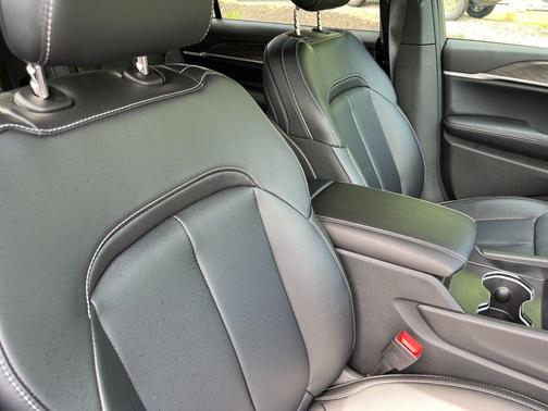 Diamond Black Crystal Pearlcoat 2026 Jeep Grand Cherokee L Limited