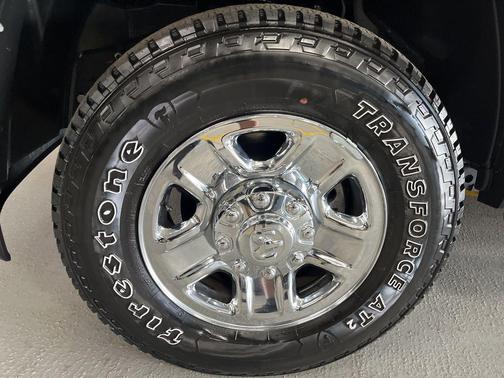 Bright White Clearcoat 2024 RAM 2500 Tradesman Crew Cab 4x4 6'4' Box