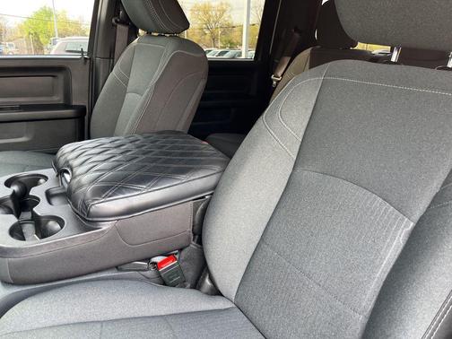 Bright White Clearcoat 2024 RAM 2500 Tradesman Crew Cab 4x4 6'4' Box