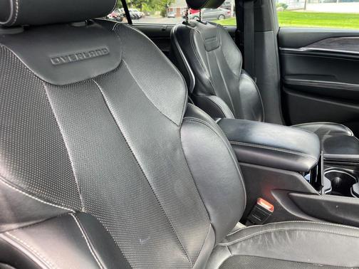 2022 Jeep Grand Cherokee L Overland