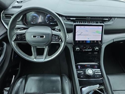 2022 Jeep Grand Cherokee Overland