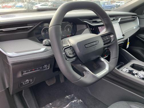 2026 Jeep Cherokee Laredo 4x4