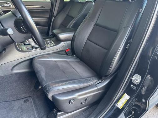 2022 Jeep Grand Cherokee Laredo