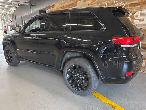 2022 Jeep Grand Cherokee Laredo