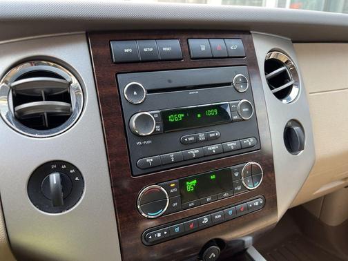 Vermillion Red (Fleet) 2012 Ford Expedition EL XLT