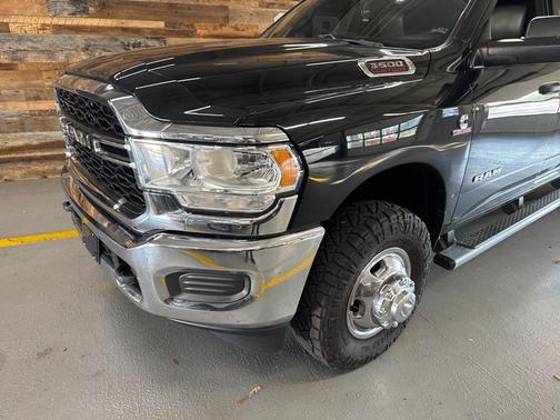 2021 RAM 3500 Tradesman Crew Cab 4x4 8' Box