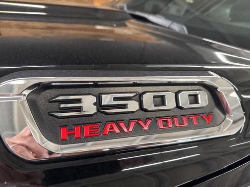 2021 RAM 3500 Tradesman Crew Cab 4x4 8' Box