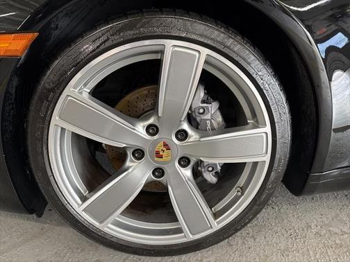 2019 Porsche 911 Carrera
