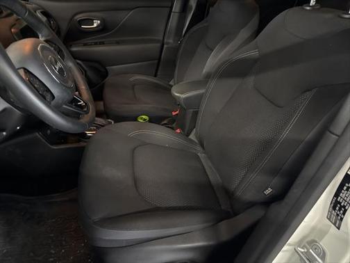 2022 Jeep Renegade Altitude