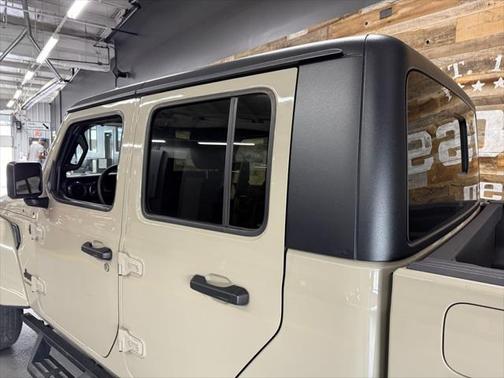 2022 Jeep Gladiator Altitude 4x4