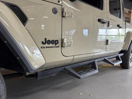 2022 Jeep Gladiator Altitude 4x4