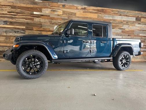 2025 Jeep Gladiator Nighthawk