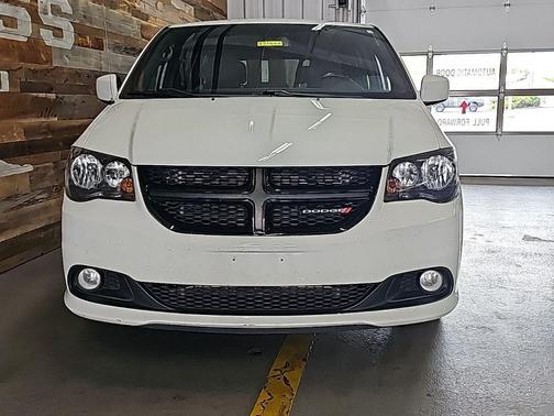 White Knuckle Clearcoat 2018 Dodge Grand Caravan SXT