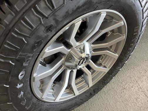 Photo 5 of 54 of 2020 Jeep Gladiator Overland