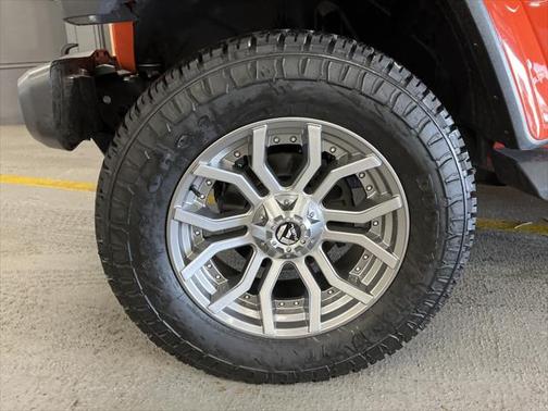 Photo 4 of 54 of 2020 Jeep Gladiator Overland