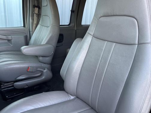 2016 Chevrolet Express 2500 LS