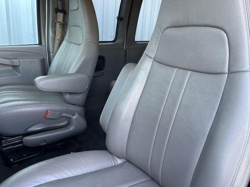 2016 Chevrolet Express 2500 LS