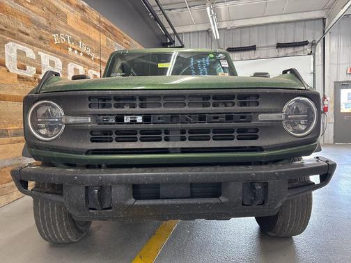 Eruption Green Metallic 2022 Ford Bronco Base