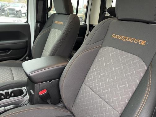 2026 Jeep Gladiator Mojave 4x4