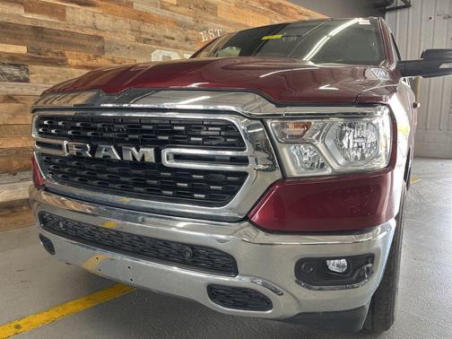 Delmonico Red Pearlcoat 2022 RAM 1500 Big Horn/Lone Star