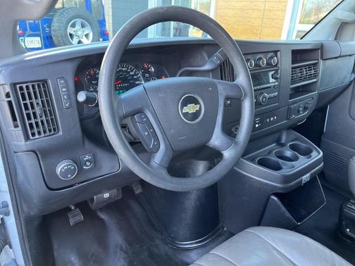 2017 Chevrolet Express 2500 LS