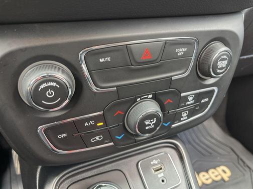 White Clearcoat 2020 Jeep Compass Trailhawk