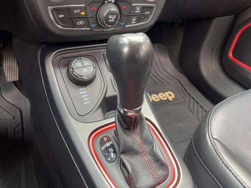 White Clearcoat 2020 Jeep Compass Trailhawk