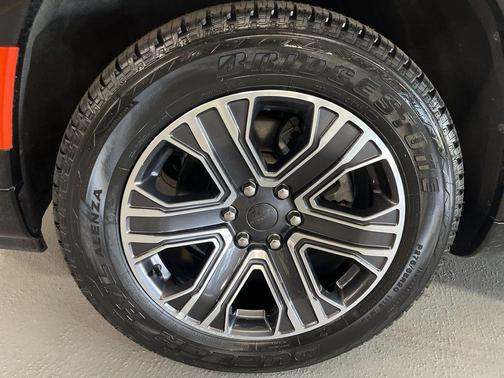 Bright White Clearcoat 2024 Jeep Wagoneer L Series II 4x4